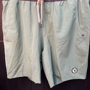 Green sport shorts  , perfect for workout or just casual.